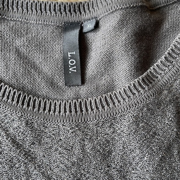 Never worn Festive light weight too for a cool and windy day! - Picture 3 of 7